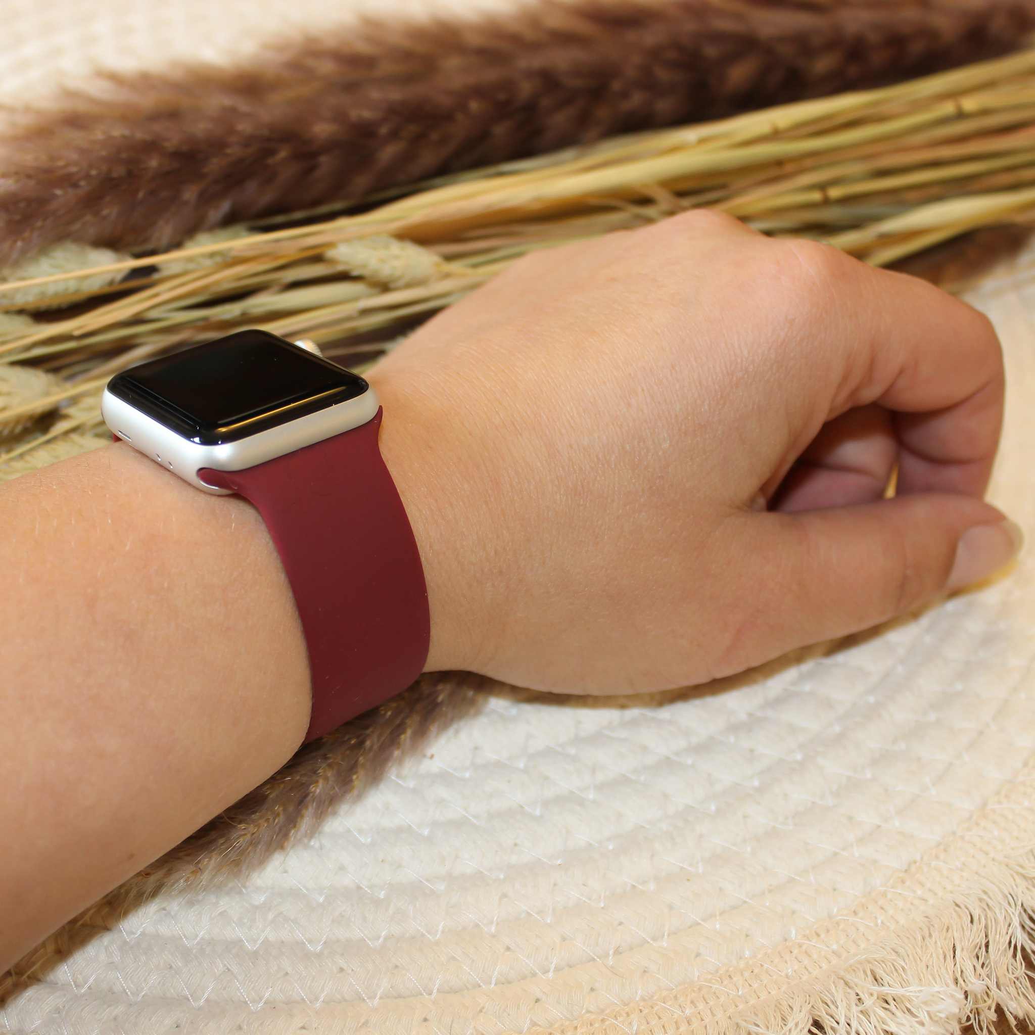 Apple Watch Solo Loop Sportarmband - weinrot