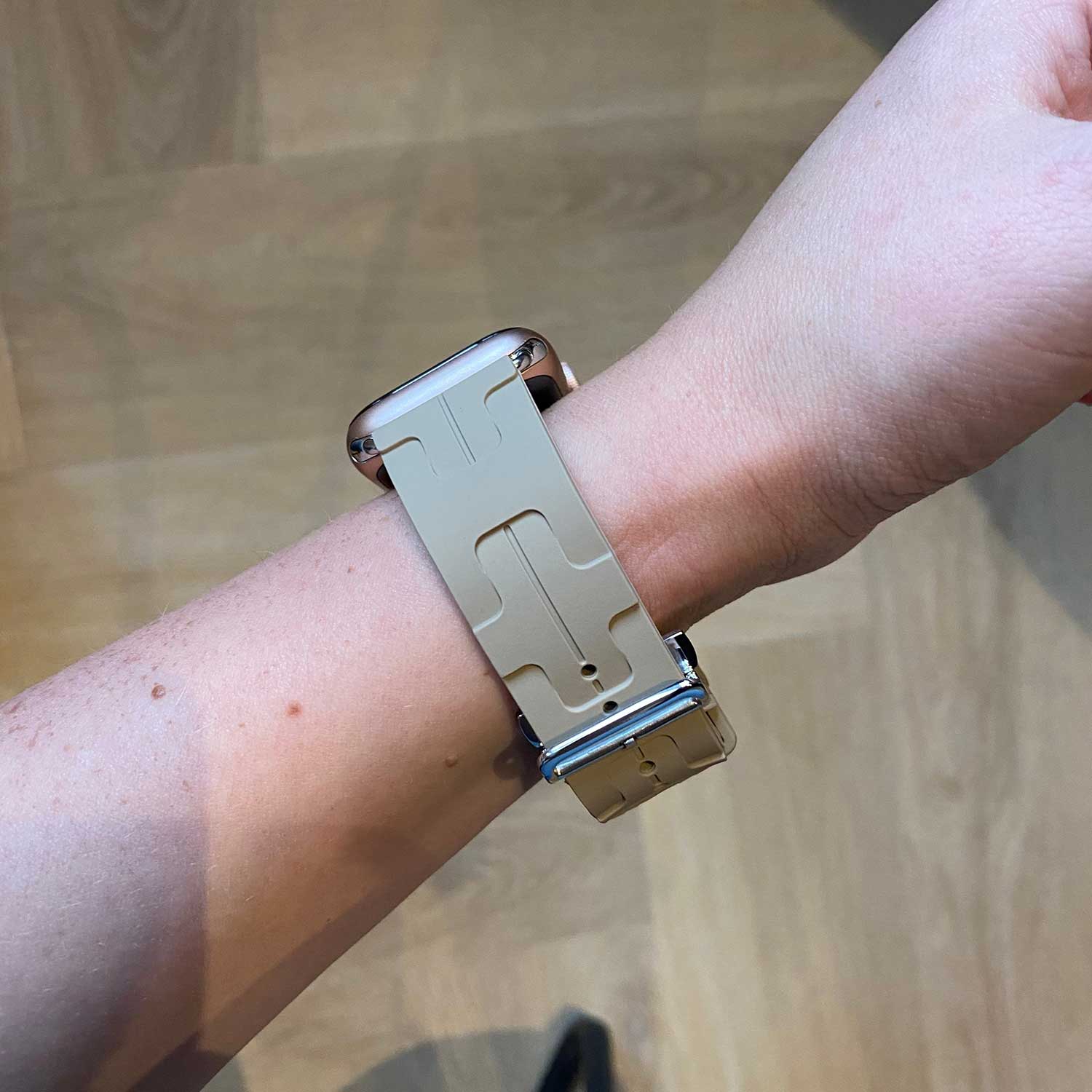 Apple Watch Sportarmband Hermès kilim single tour - nussbaum