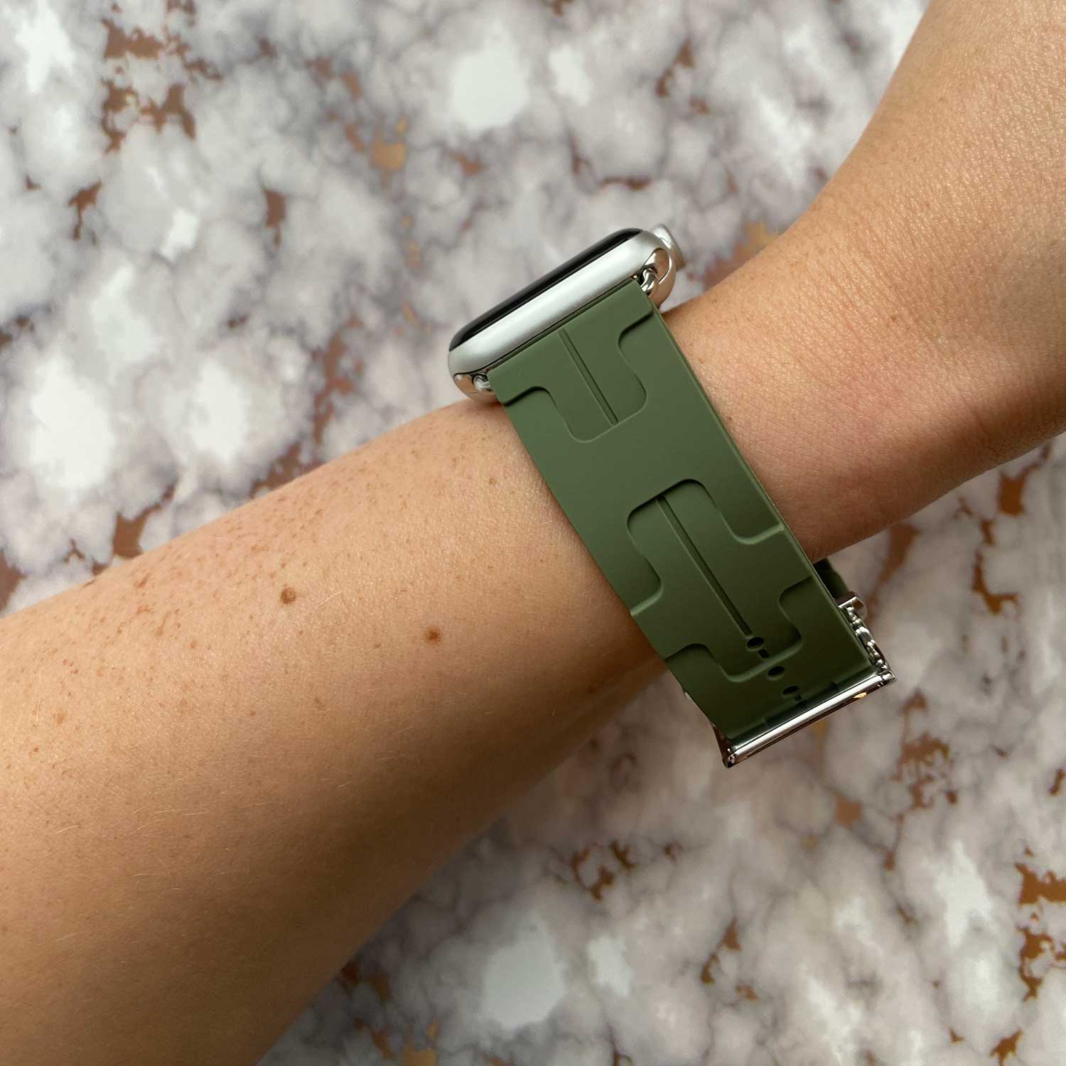 Apple Watch Sportarmband Hermès kilim single tour - khaki