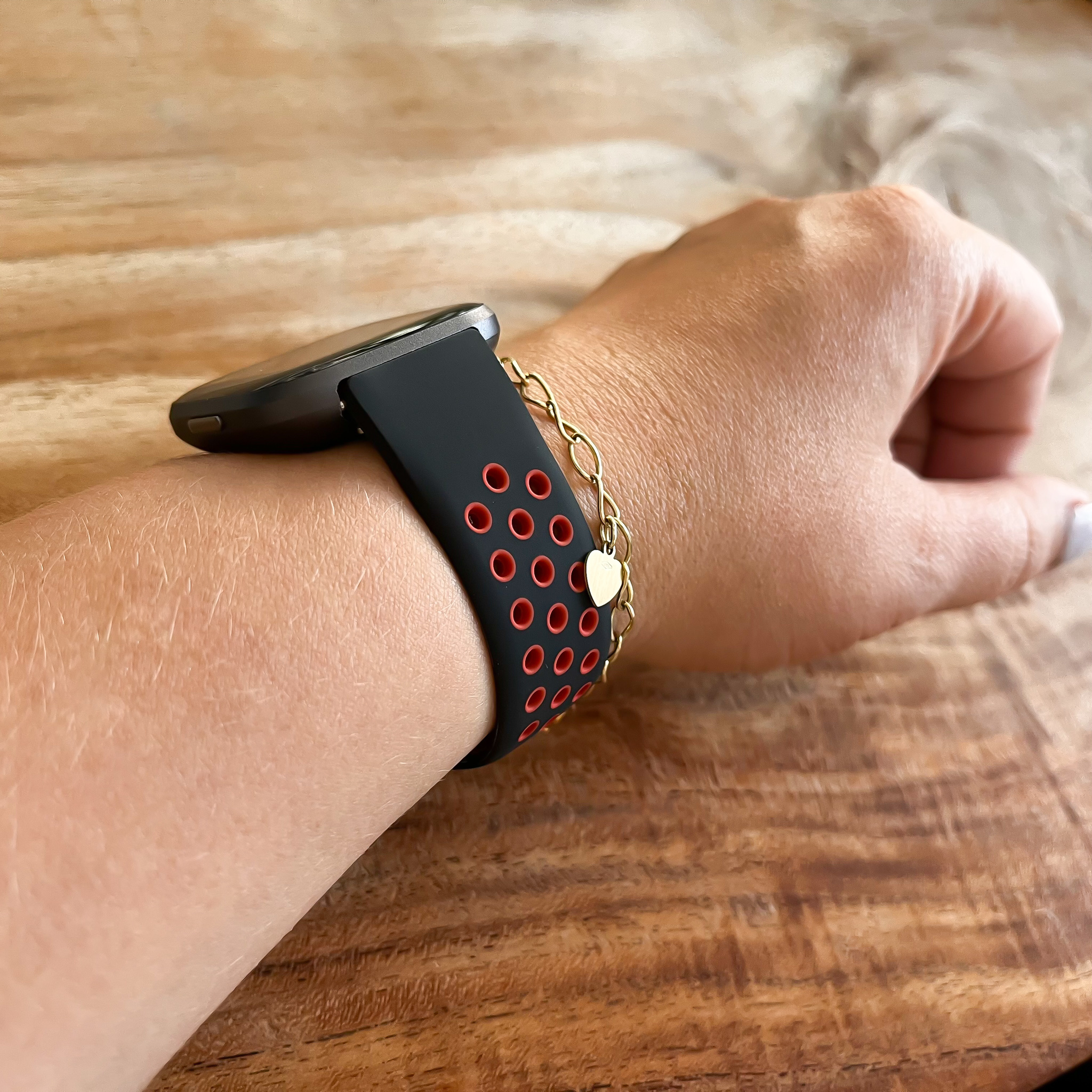 Fitbit Versa Doppel Sportarmband - schwarz rot