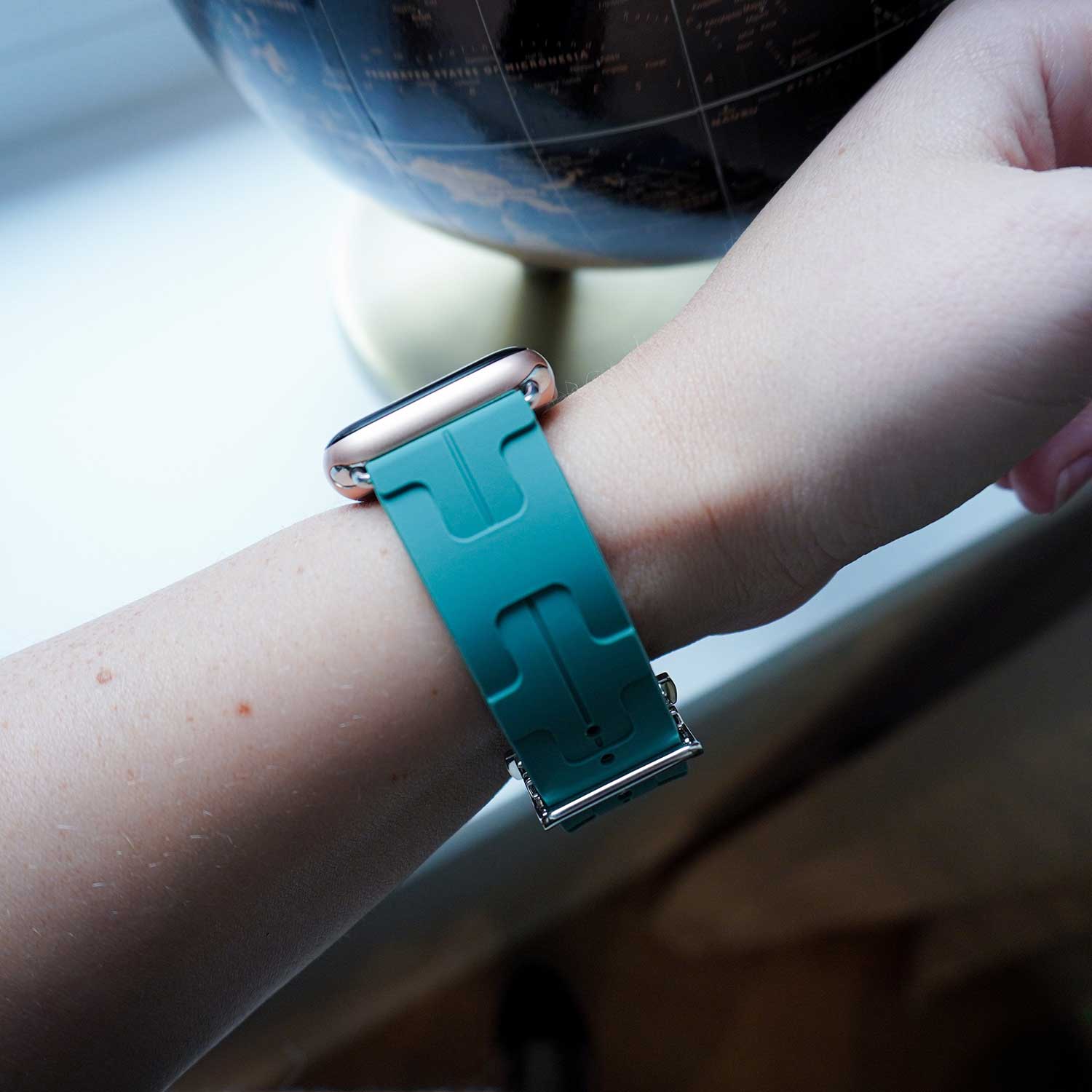 Apple Watch Sportarmband Hermès kilim single tour - kieferngrün