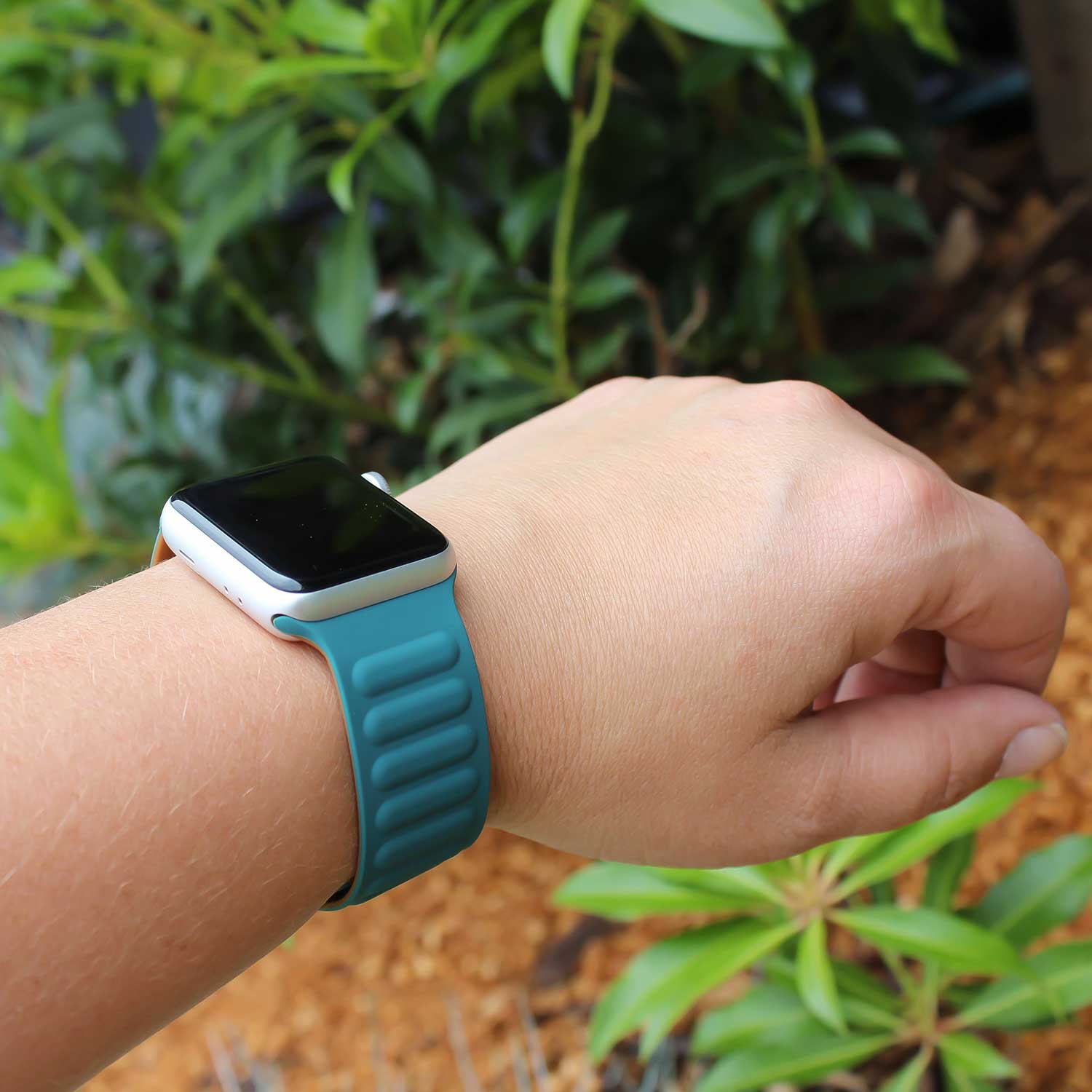 Apple Watch geripptes Solo Sportarmband - Malachitgrün