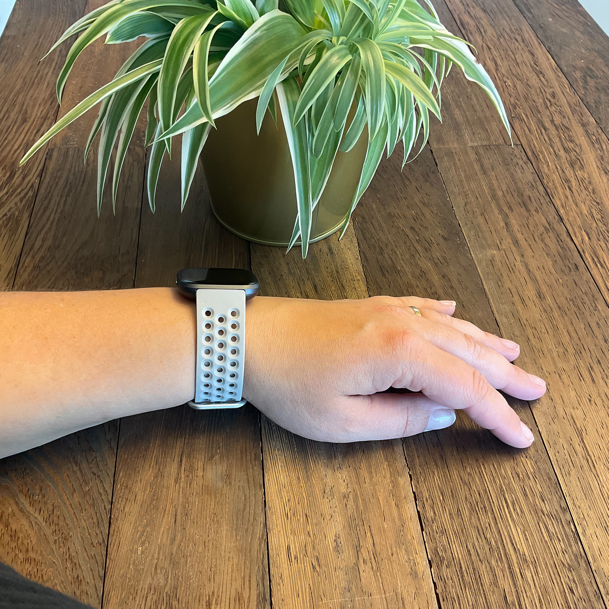 Fitbit Versa sport point Armband - grau